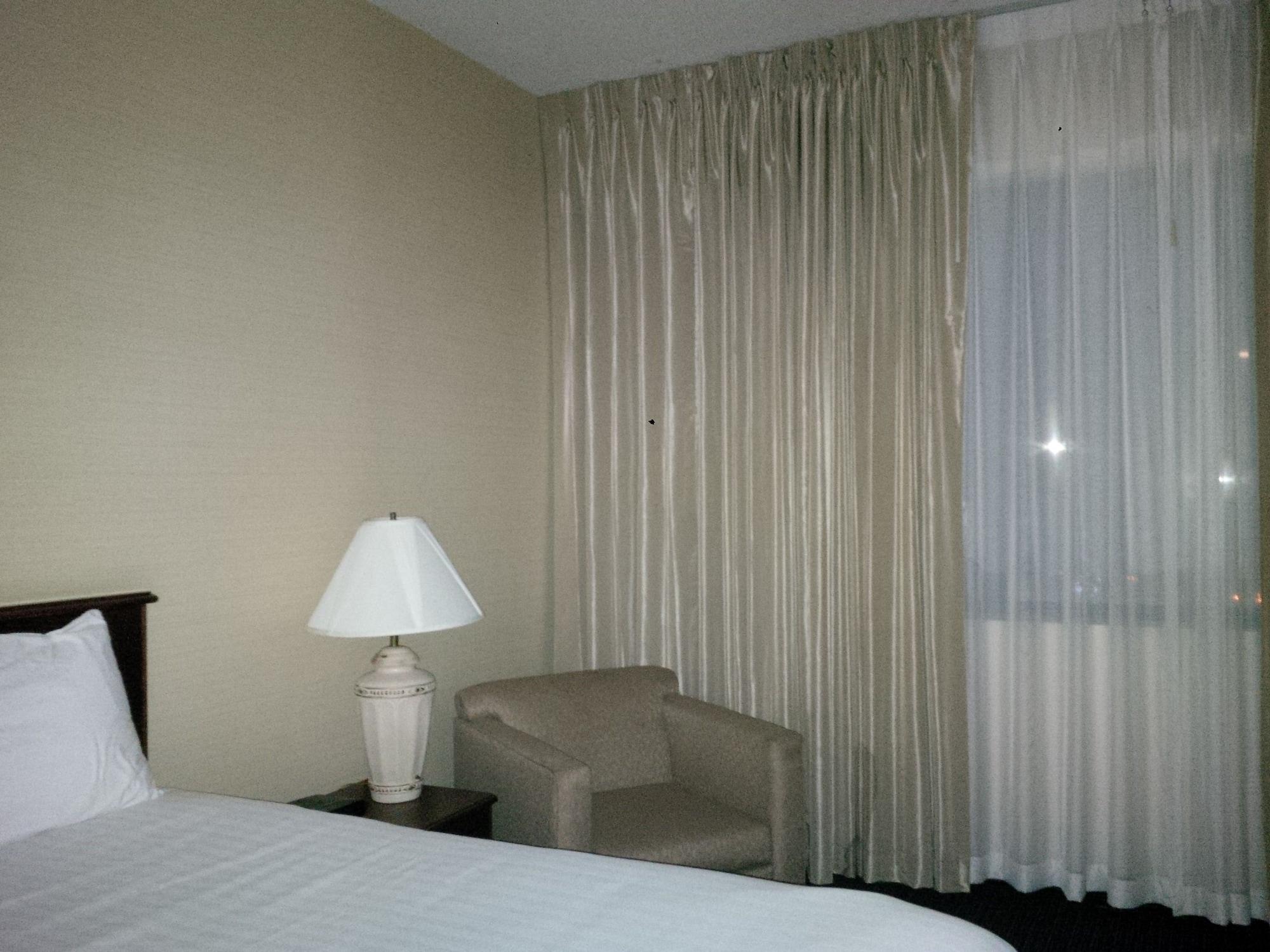 Maron Hotel & Suites Danbury Exterior photo