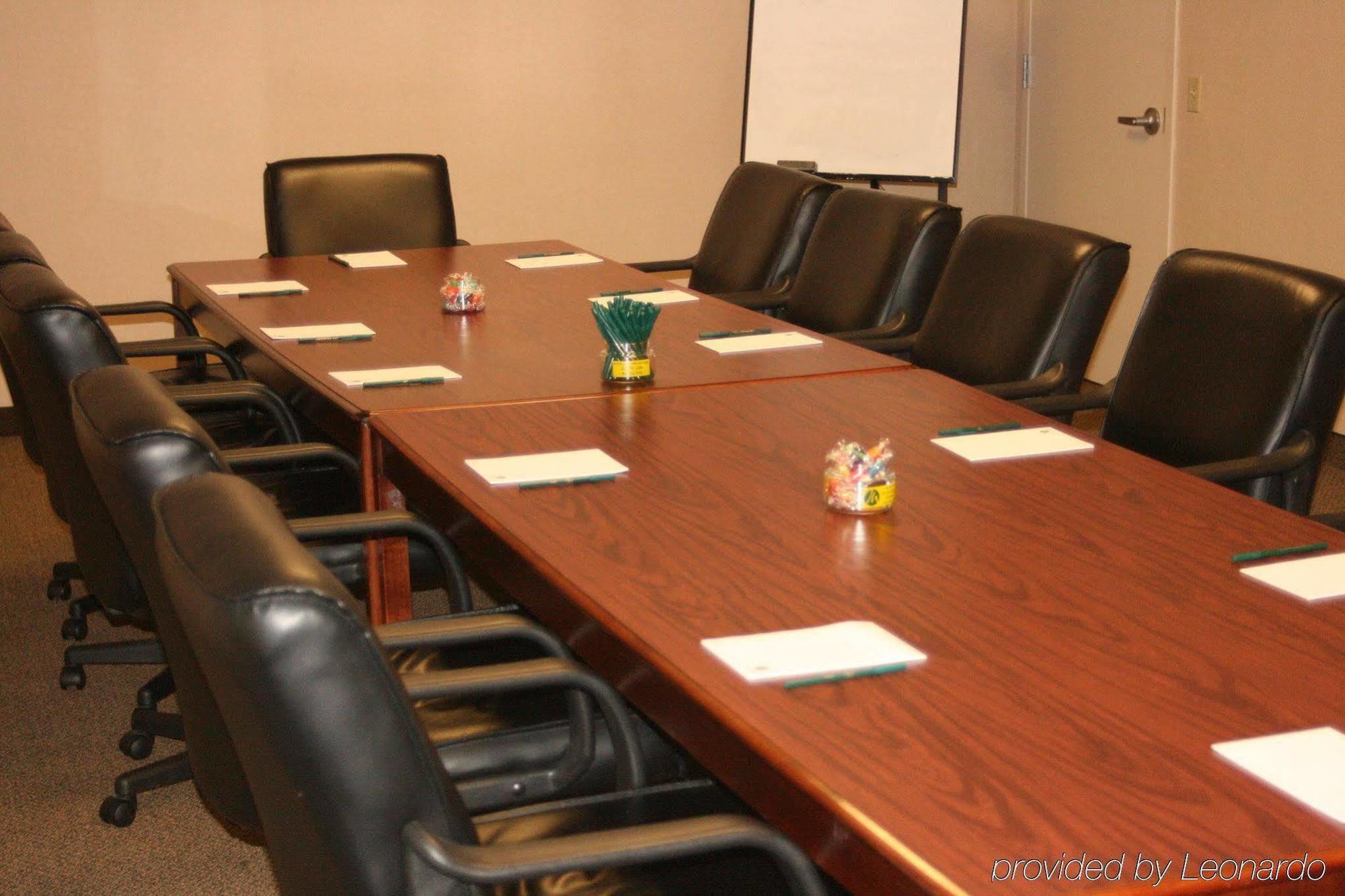 Maron Hotel & Suites Danbury Facilities photo
